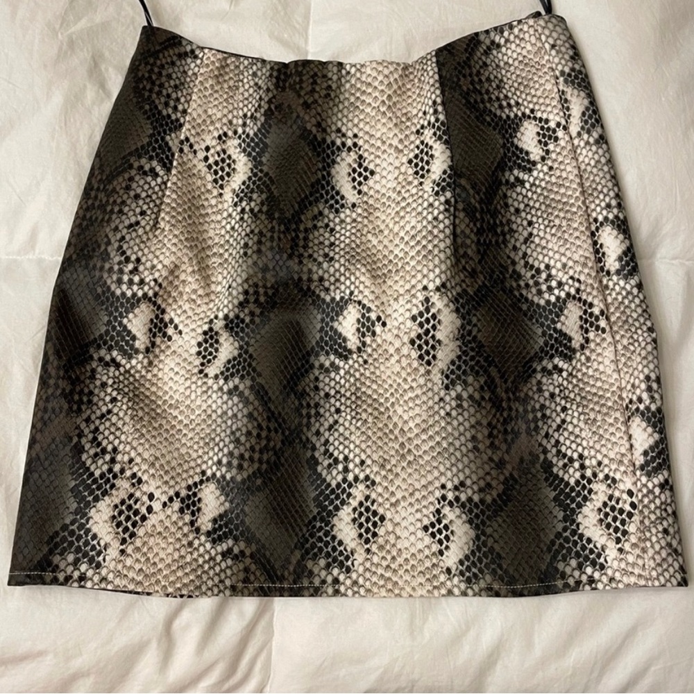 Snakeskin skirt size medium